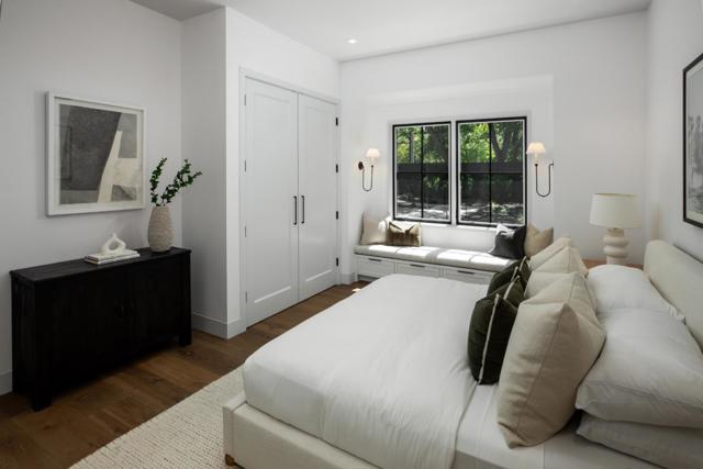 240 Valparaiso Avenue, Atherton CA: https://media.crmls.org/mediaz/0fbf9f9e-cf82-4bf2-9cdd-e1f3b81cb52e.jpg