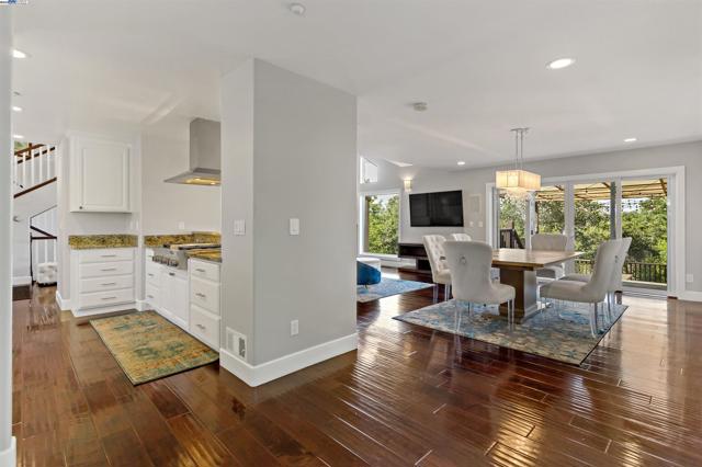 25444 University Ct, Hayward CA: https://media.crmls.org/mediaz/0fbff74e-7db1-4a27-bbb4-b57c2116c441.jpg