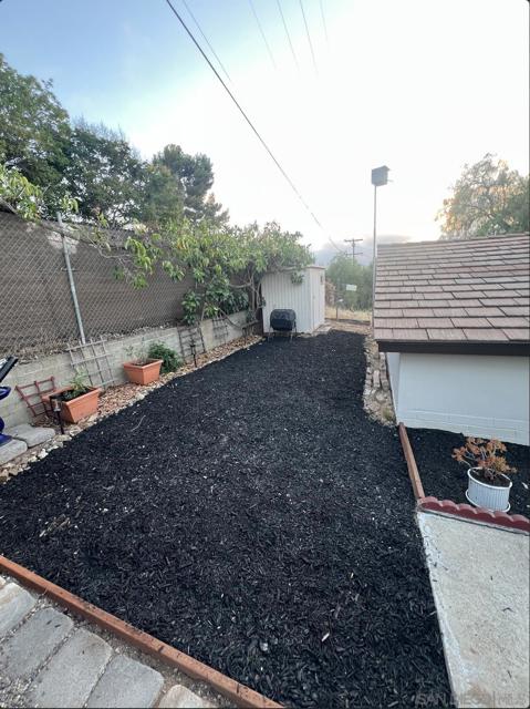 3958 Kenwood Dr, Spring Valley CA: https://media.crmls.org/mediaz/0fc08c20-d842-43f0-9401-f57f7fb02e61.jpg