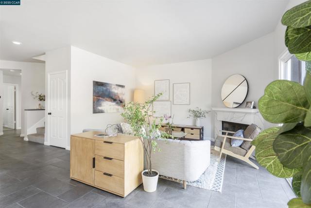 5 Stuart Place, Danville CA: https://media.crmls.org/mediaz/0fc116b2-0937-431f-8aaf-1bda3aba664b.jpg