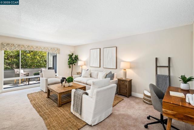 2817 Golden Rain Rd, Walnut Creek CA: https://media.crmls.org/mediaz/0fc1437c-2985-4e14-80cb-e3b6163469b8.jpg