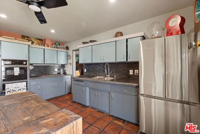 6190 Temple Hill Drive, Los Angeles CA: https://media.crmls.org/mediaz/0fc16edb-13f4-4b59-a8fd-88f051defbf5.jpg