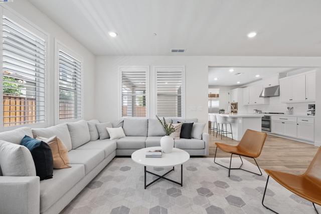 Image 4 of 60 For 5837 Nugget Way