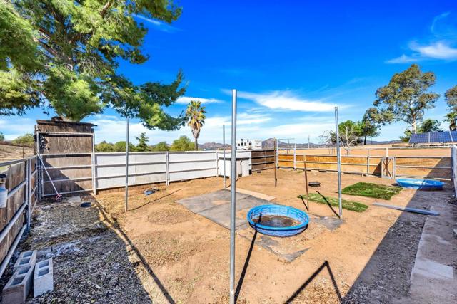 40110 Angora Ln, Temecula CA: https://media.crmls.org/mediaz/0fc239be-4ee9-4f55-a3fc-1c7dc817b94e.jpg
