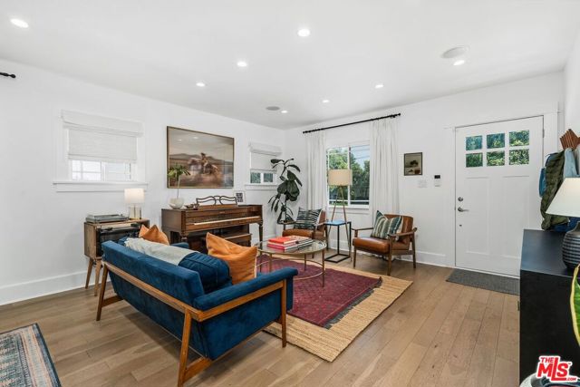 4139 Camero Avenue, Los Angeles CA: https://media.crmls.org/mediaz/0fc2b8a0-965a-4347-ad97-2737ecbd23e9.jpg