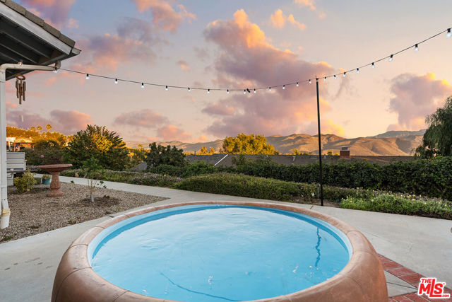 2212 Stacy Lane, Camarillo CA: https://media.crmls.org/mediaz/0fc386fa-ba92-47c0-875f-8b583cce477f.jpg