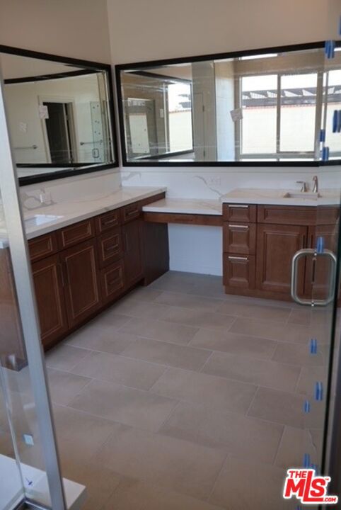 3719 Pathway Court, Bakersfield CA: https://media.crmls.org/mediaz/0fc40b4a-21c5-4ff1-b369-1f237b3ae4cf.jpg