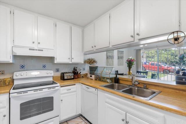 2844 47Th Street, San Diego CA: https://media.crmls.org/mediaz/0fc41fd0-fa29-4e5e-a7df-9a08e4fa15c7.jpg