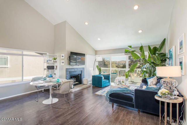 191 Rockrose Lane, Oak Park CA: https://media.crmls.org/mediaz/0fc4479a-342a-4009-af87-4af4a15e4649.jpg