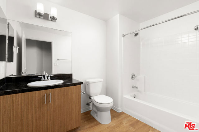 1408 W WASHINGTON Boulevard, Los Angeles CA: https://media.crmls.org/mediaz/0fc44c36-ca71-437f-ba8c-e8861d64890f.jpg