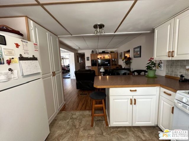 10 Hayes Street, Cathedral City CA: https://media.crmls.org/mediaz/0fc47f3f-fd6d-47f5-8abb-c10f87772117.jpg