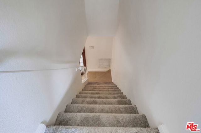 687 Mount Carmel Drive, Claremont CA: https://media.crmls.org/mediaz/0fc4b993-a5eb-4251-bbaa-0086f7091772.jpg