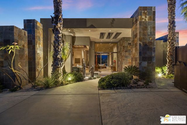 4 Paradise Cove Court, Rancho Mirage CA: https://media.crmls.org/mediaz/0fc4d972-abff-4d4a-a7ed-fb9136ae532f.jpg