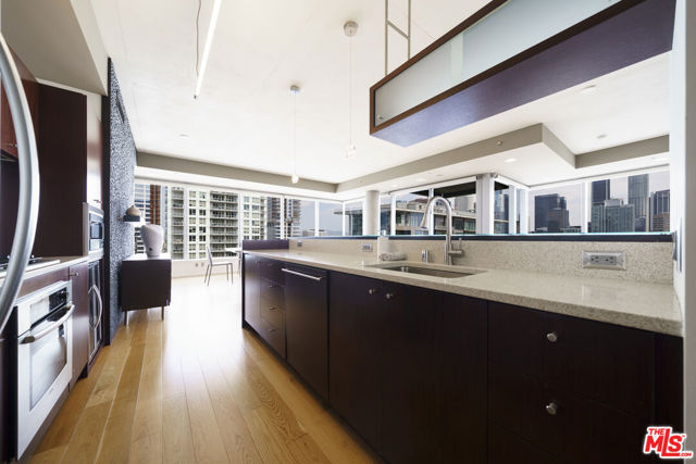 1155 S Grand Avenue, Los Angeles CA: https://media.crmls.org/mediaz/0fc4f0e7-631a-4727-a123-2583ef2bf87b.jpg