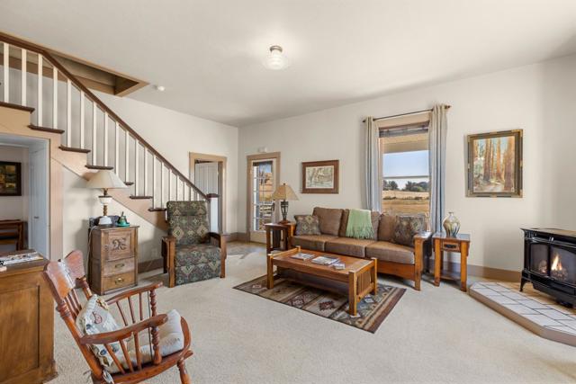 14550 Valley Ford Estero, Valley Ford CA: https://media.crmls.org/mediaz/0fc5651a-4d48-4256-944a-6bc3d29cb838.jpg