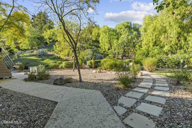 29845 Vista Del Arroyo, Agoura Hills CA: https://media.crmls.org/mediaz/0fc59729-ce37-4497-9101-a28521e83df4.jpg