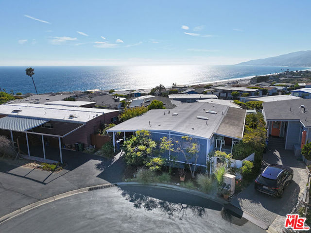 29500 Heathercliff, Malibu CA: https://media.crmls.org/mediaz/0fc5a88e-d928-4d8c-8e84-f31ac4c16b22.jpg