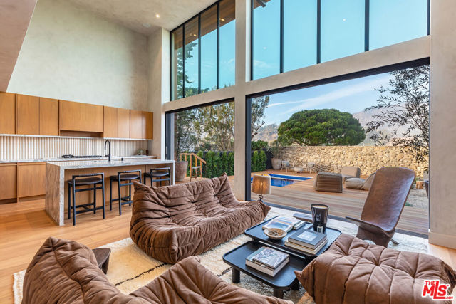 23505 Malibu Colony Road, Malibu CA: https://media.crmls.org/mediaz/0fc5ae43-7f6d-47b5-8c45-9f56408ae02a.jpg