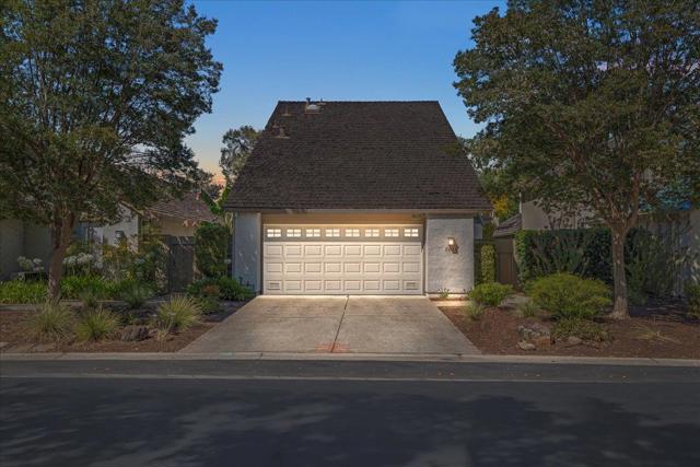 22113 Stocklmeir Court, Cupertino CA: https://media.crmls.org/mediaz/0fc5db0d-a0de-4930-9334-d667f87c531f.jpg