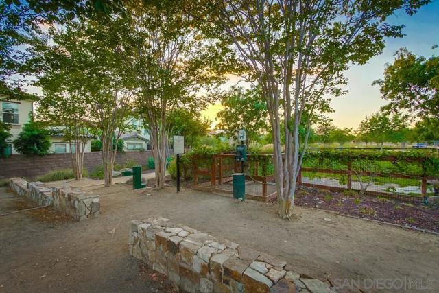 15820 Paseo Del Sur, San Diego CA: https://media.crmls.org/mediaz/0fc62e4c-f747-4d5b-a63b-91bc8755e603.jpg