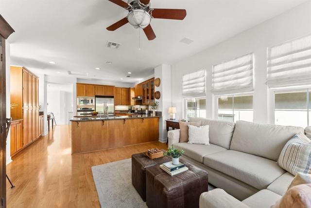 Detail Gallery Image 11 of 48 For 7066 Leeward Street, Carlsbad,  CA 92011 - 3 Beds | 2 Baths