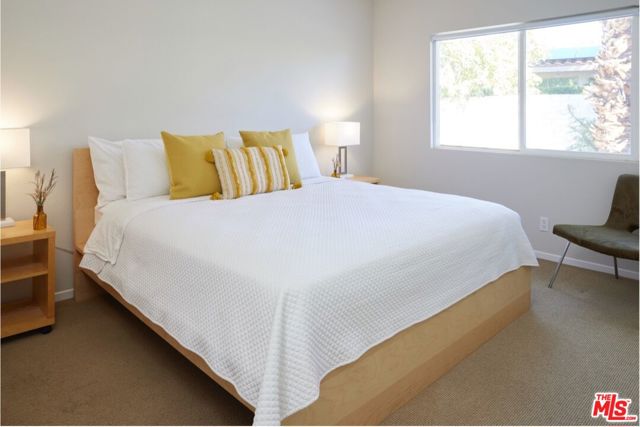 2291 E Calle Papagayo, Palm Springs CA: https://media.crmls.org/mediaz/0fc704ae-3c5e-48d1-b245-bb2a9b7677e5.jpg