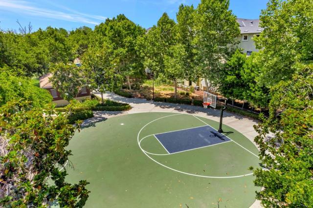 1490 Coyote Creek Way, Milpitas CA: https://media.crmls.org/mediaz/0fc77af2-3656-401b-be66-3d1925a73da2.jpg