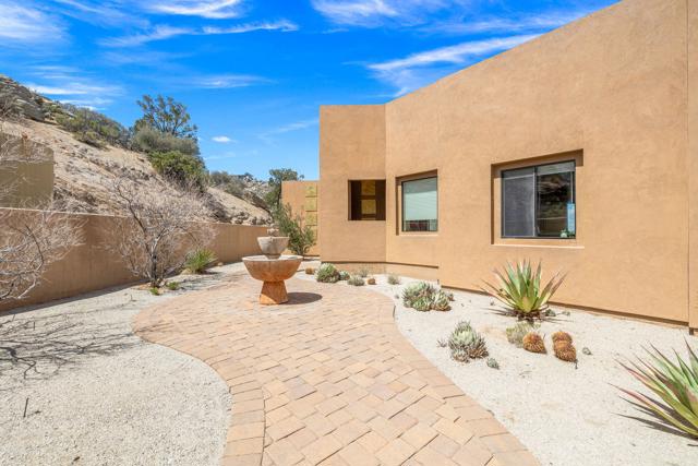 61474 Hanging Rock Lane, Mountain Center CA: https://media.crmls.org/mediaz/0fc83200-fcec-4544-924e-eff96007ad75.jpg