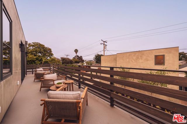 2114 Pier Avenue, Santa Monica CA: https://media.crmls.org/mediaz/0fc855bd-ea82-4c09-9fe1-9f38f80ee314.jpg