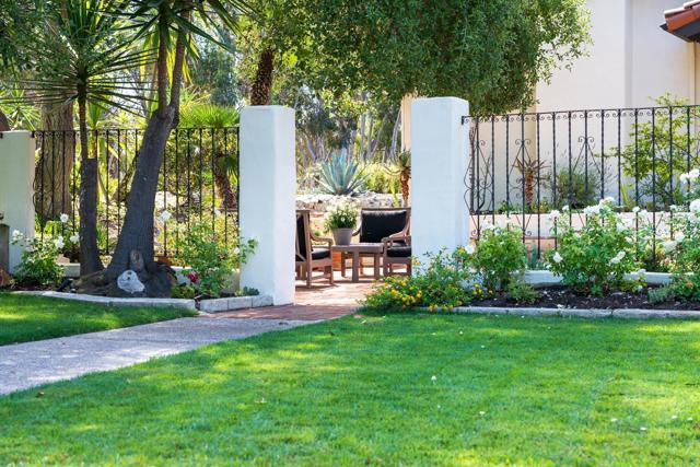 15807 Puerta Del Sol, Rancho Santa Fe CA: https://media.crmls.org/mediaz/0fc85b68-fee6-43c7-93ae-fe93ec6a3f53.jpg