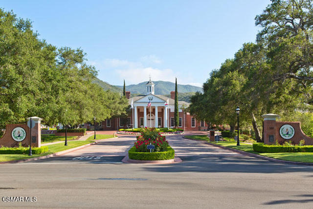 141 Lake Sherwood Drive, Lake Sherwood CA: https://media.crmls.org/mediaz/0fc87d31-5f21-40cb-baac-4d405a8e20a9.jpg