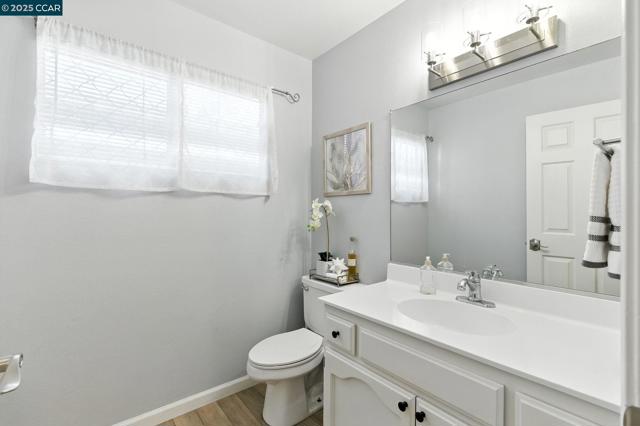 297 Del Valle, Pleasanton CA: https://media.crmls.org/mediaz/0fc8ec3e-60a1-4ddd-84e5-c907cd35f0e1.jpg