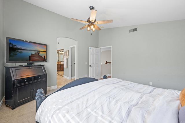 Image 24 of 47 For 13615 Braeswood