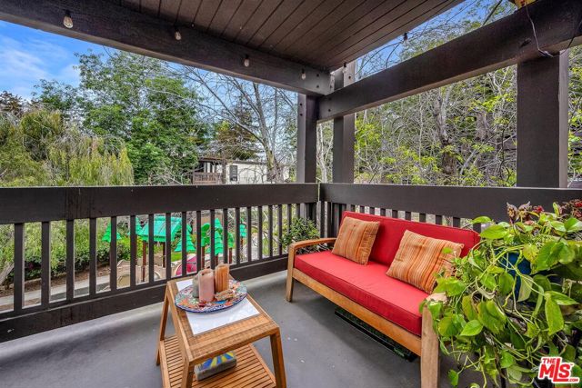 7765 W 91st Street, Playa del Rey CA: https://media.crmls.org/mediaz/0fc9d8b5-5587-4dc5-b22f-939b3f3dd075.jpg