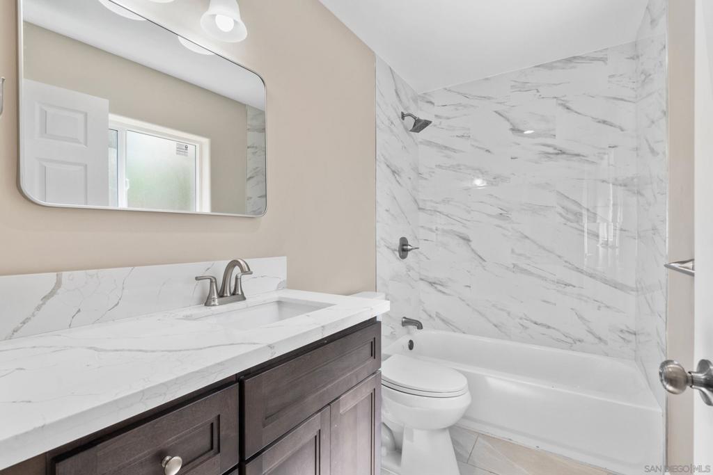 MLS #250024356SD img 20