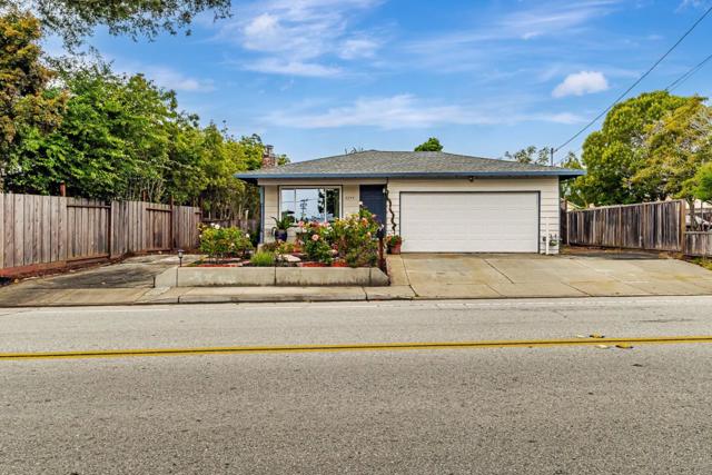 2259 Chanticleer Avenue, Santa Cruz CA: https://media.crmls.org/mediaz/0fca1551-e65e-451a-9505-20a1ae3ccf10.jpg