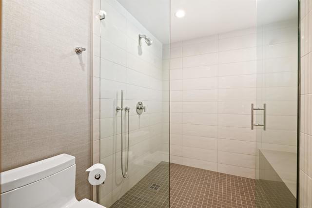 Detail Gallery Image 20 of 27 For 2110 Avenida De La Playa #C,  La Jolla,  CA 92037 - 3 Beds | 2/1 Baths