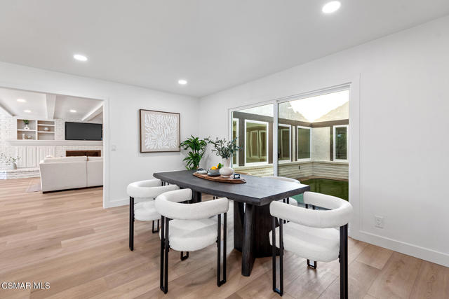 1251 Calle Las Casas, Thousand Oaks CA: https://media.crmls.org/mediaz/0fcab0b3-92ec-4763-a409-658cb1de9731.jpg