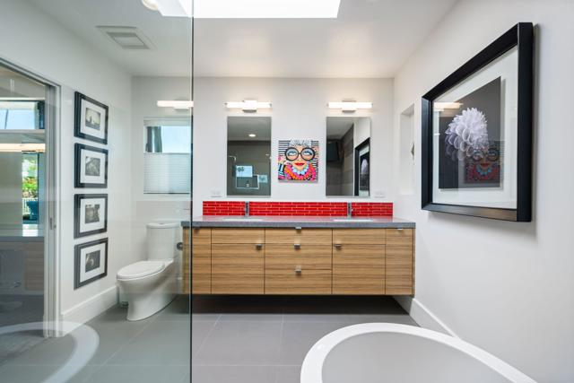 1380 Malaga Circle, Palm Springs CA: https://media.crmls.org/mediaz/0fcb00cc-dafc-4086-8b08-36498fc667fb.jpg