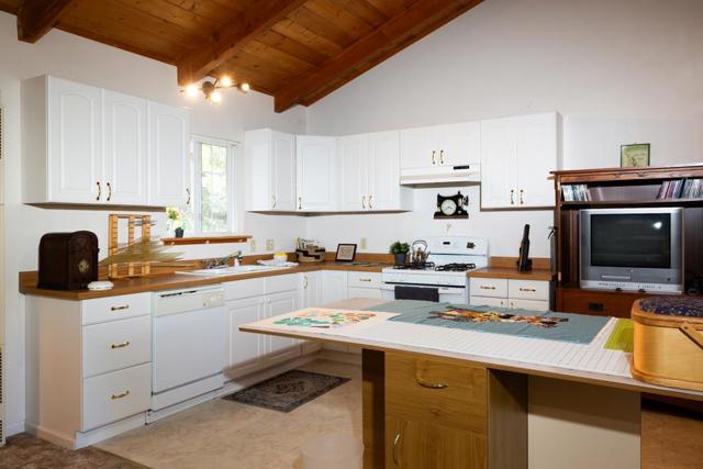 708 Ralston, Boulder Creek CA: https://media.crmls.org/mediaz/0fcc14cb-3393-402e-a90d-a33b7ae824a0.jpg