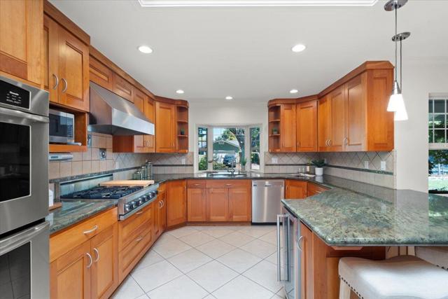 688 Kingswood Way, Los Altos CA: https://media.crmls.org/mediaz/0fcc1616-fa31-40bb-b13f-4e591110dc8a.jpg