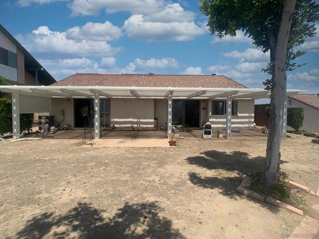 2552 Wind River Rd, El Cajon CA: https://media.crmls.org/mediaz/0fcc46bc-f944-44e3-a531-71913d1f503d.jpg