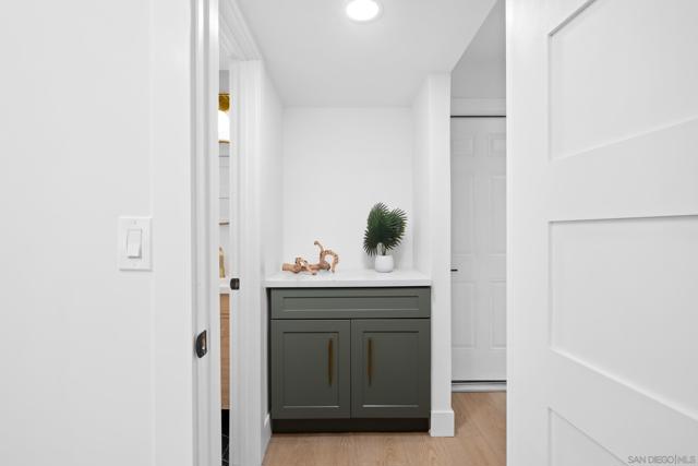 Image 40 of 50 For 4716 Murat Pl