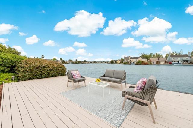 609 Santa Catalina Lane, Foster City CA: https://media.crmls.org/mediaz/0fcd199e-8bca-40f1-b3bc-ad88e5e3eeb9.jpg