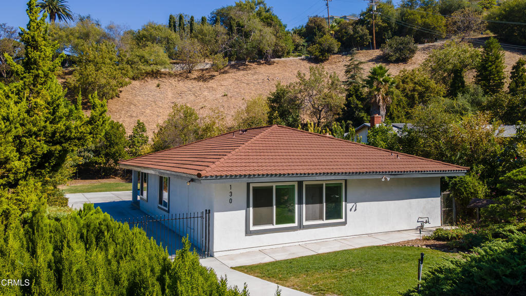 130 Peterson Avenue — architectural residence