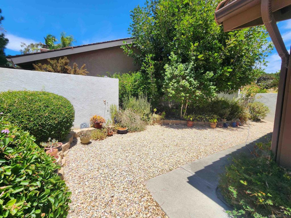 723 Santa Camelia - photo 17