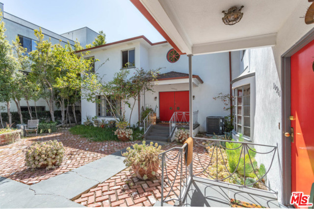 Image 2 for 10959 Strathmore Dr, Los Angeles, CA 90024