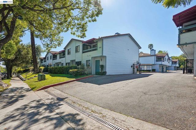 Image 1 for 1255 N Los Robles Ave #9