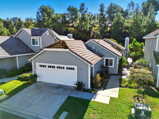 10462 Rancho Carmel Dr, San Diego CA: https://media.crmls.org/mediaz/0fced005-dc94-48ec-9ed7-dc39a8f25437.jpg