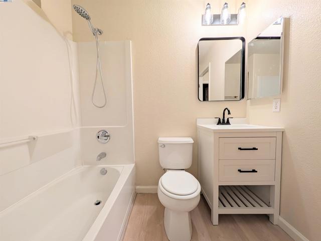 158 Fairview Ave, Bay Point CA: https://media.crmls.org/mediaz/0fcede57-baa4-448d-9425-92578e4cb3bd.jpg